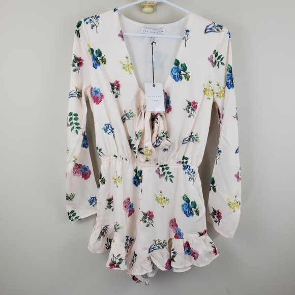 NWT Endless Rose Floral Romper Jumpsuit Small - Picture 4 of 5